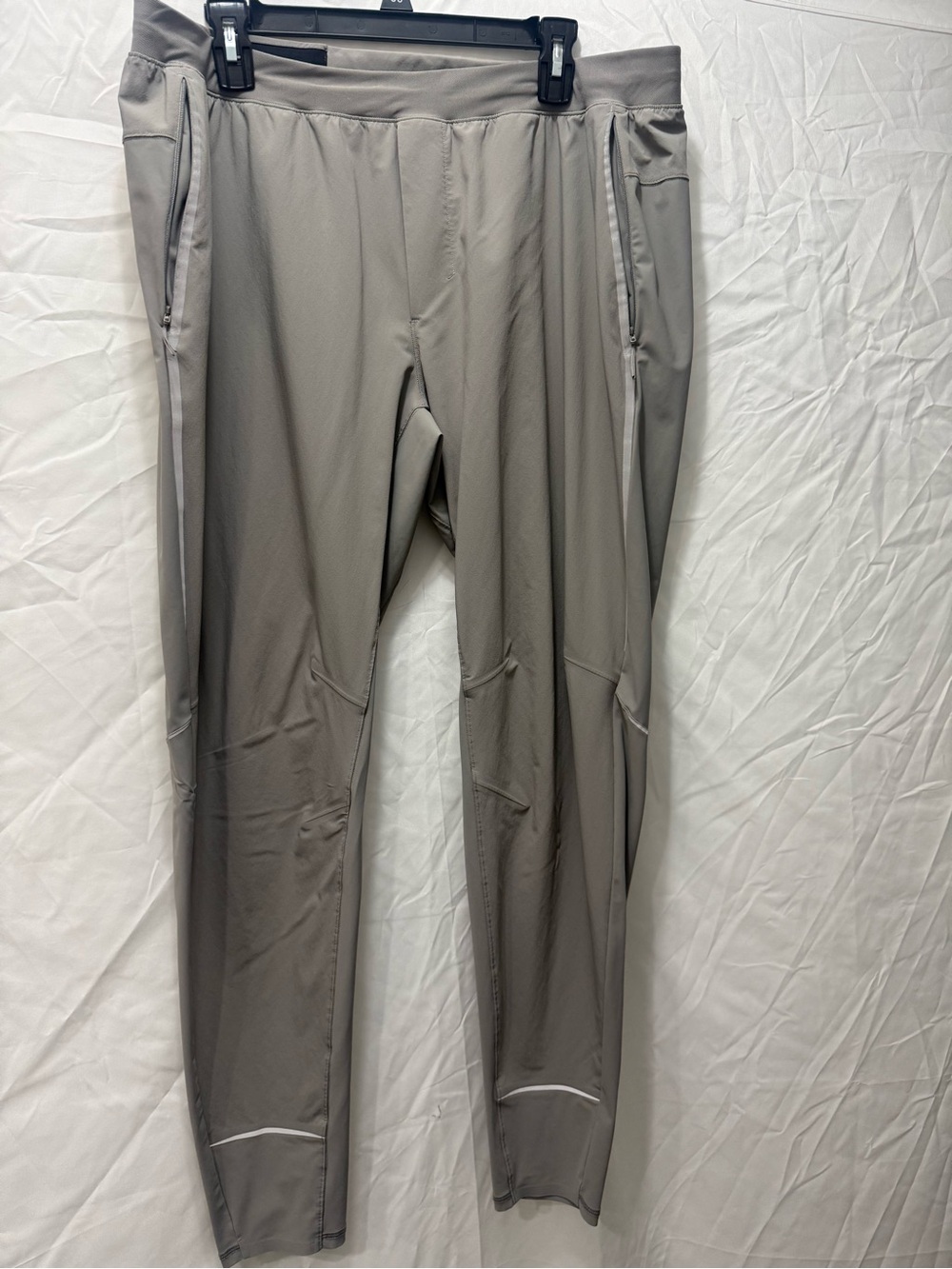 lululemon athletica Men's Light Gray Performance Joggers